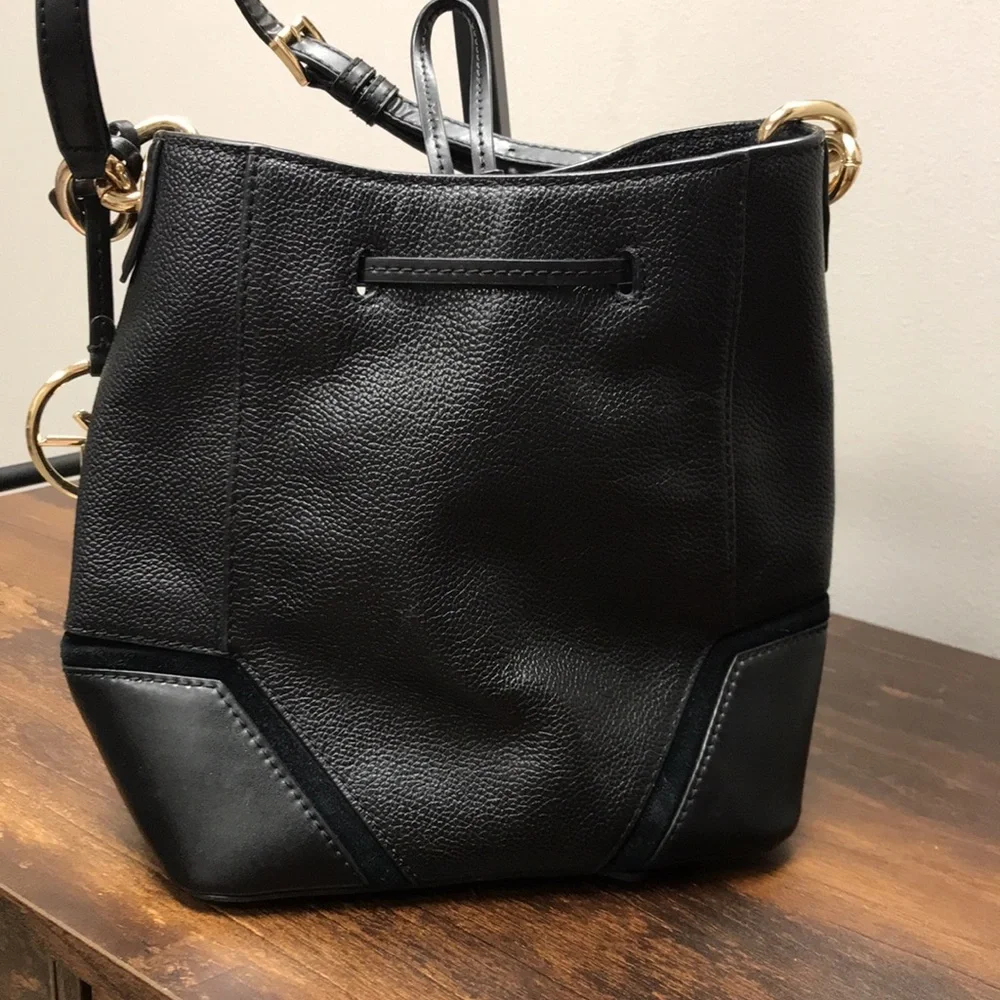 Michael Kors Nicole Bucket Bag